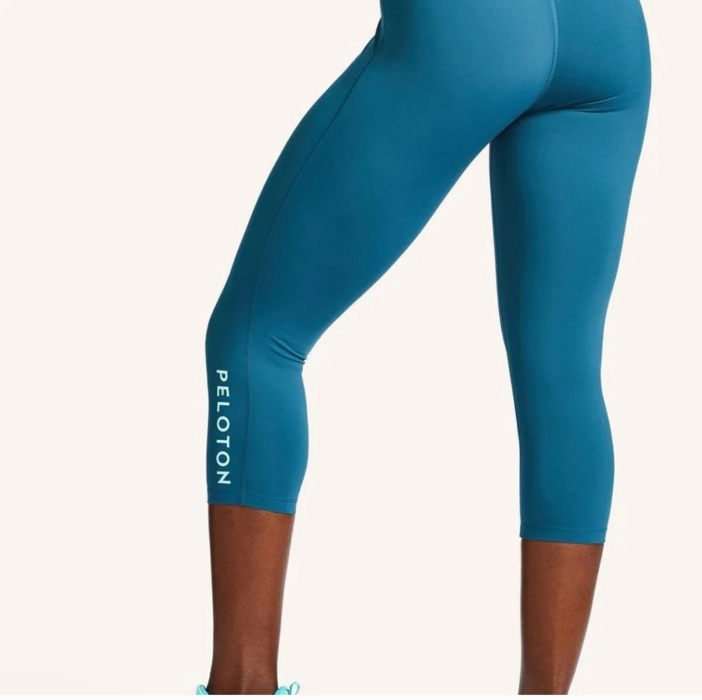Peloton Essential Capri Leggings - Size M